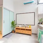 Shanghai Hills&Xing 593 Homestay Mid Huaihai Rd Near Metro Line 1 North Zhongshan Rd