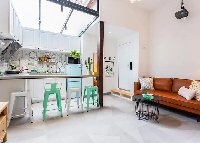 Shanghai Hills&Xing 593 Homestay Mid Huaihai Rd Near Metro Line 1 North Zhongshan Rd